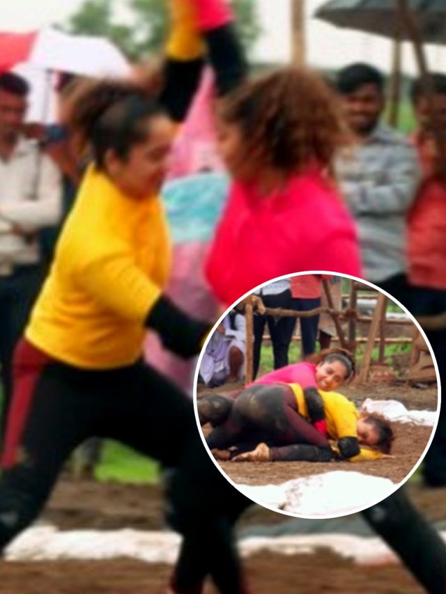 TV पर भिड़ीं चिंकी-मिंकी, जुड़वां बहनों के बीच हुई कुश्ती, देखते रह गए गांववाले, बजाईं तालियां