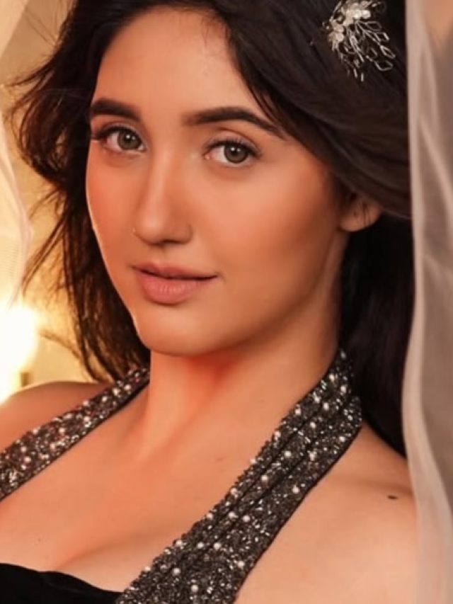 6 साल की उम्र में किया 30 घंटे काम, सेट पर हुई बेहोश, एक्ट्रेस का छलका दर्द