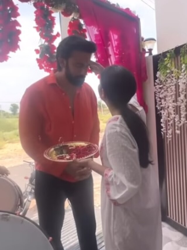 एक्ट्रेस के नए घर 'घरौंदा' में आया Ex पति, टीका लगाकर किया ग्रैंड वेलकम, हुई सुलह?