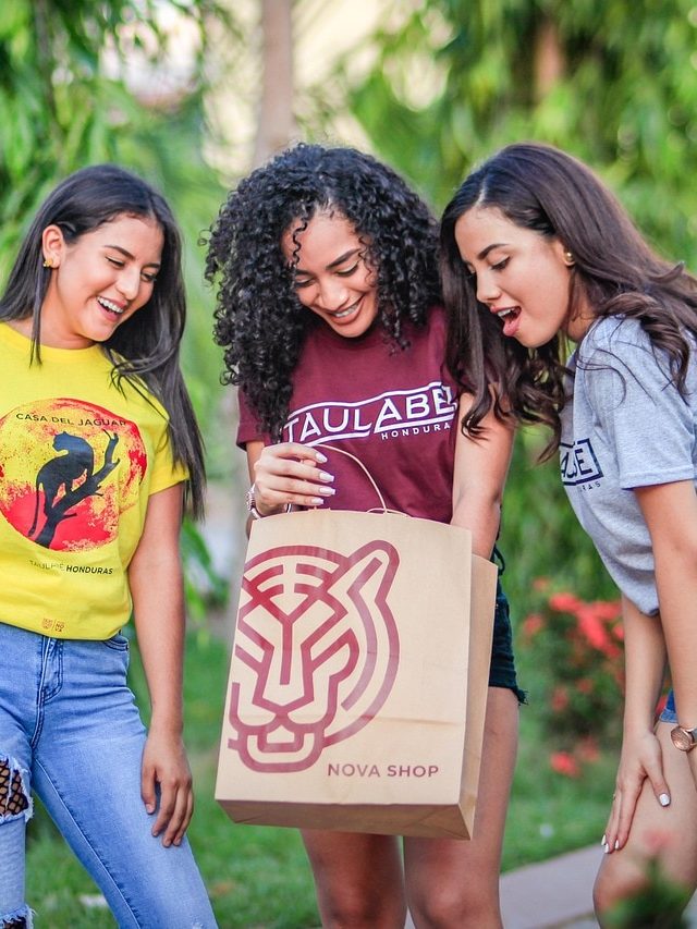 কীভাবে সামলাবেন টিনএজ সন্তানকে? জানুন কিছু সহজ উপায়