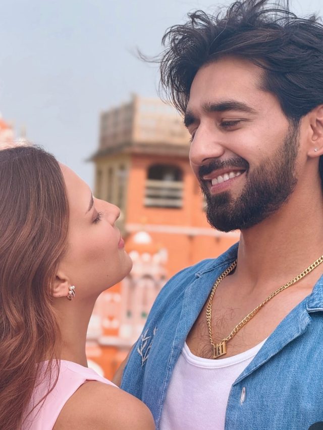 धर्म के लिए टूटा रिश्ता, फिर नए प्यार में एक्ट्रेस, किसकी बांहों में हुई रोमांटिक?