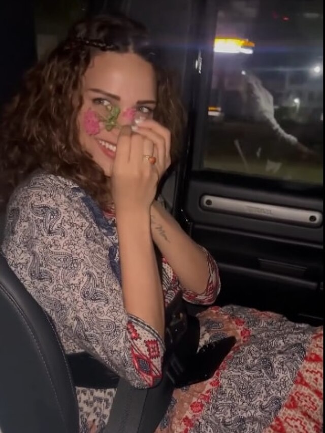 Ex को भूल आगे बढ़ी एक्ट्रेस, मिस्ट्री मैन संग लॉन्ग ड्राइव पर दिखी इठलाती, मिला नया प्यार?