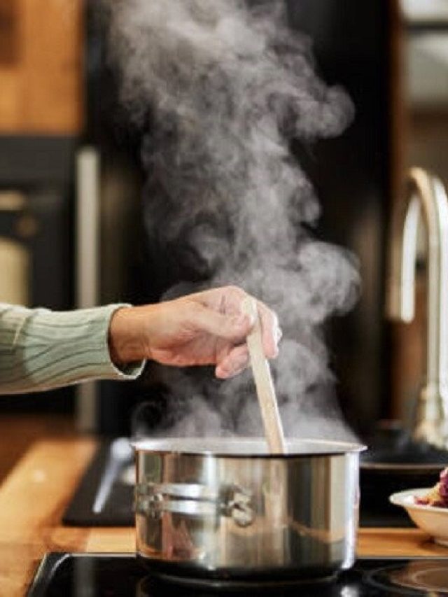 দ্বিতীয়বার গরম করলেই 'বিষ' এই ৭ খাবার, জেনে নিন