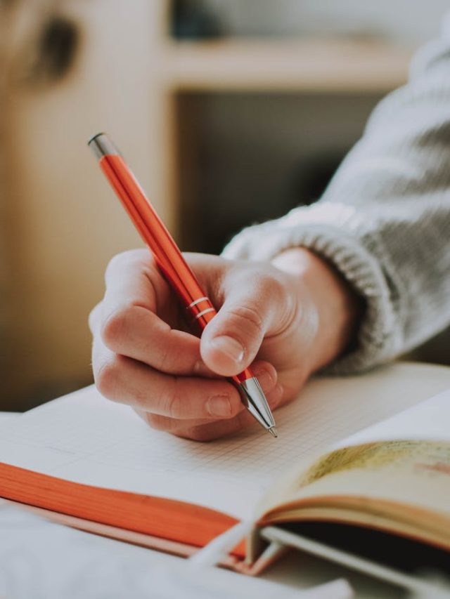 BCom-BBA अब पुराने, 12वीं के बाद करें ये AI कोर्स, पाएं हाई सैलरी और पक्की नौकरी