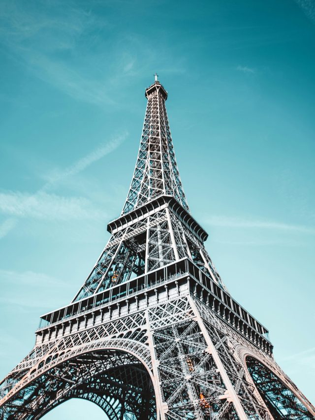क्या एफिल टावर की ऊंचाई हर साल बढ़ जाती है?