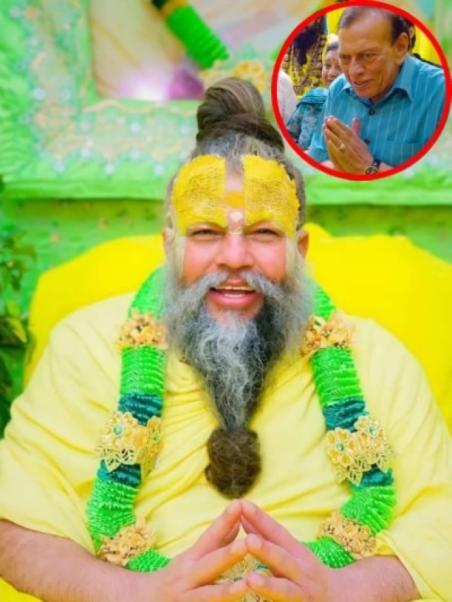 कागज से बनाई नोटों की गड्डी, इस जादूगर का खेल देख हंसी से लोट-पोट हुए प्रेमानंद महाराज