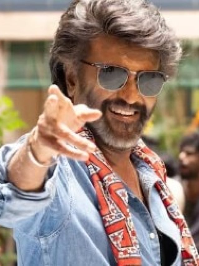 50 साल बाद भी कायम रजनीकांत का जलवा! कुली देख दीवाने हुए फैंस, बजाई सीटियां