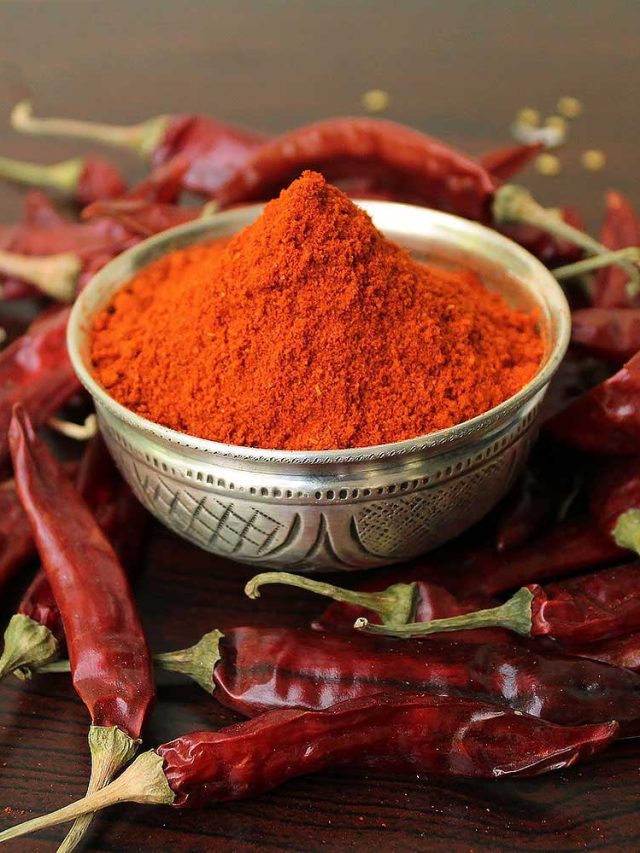 বাড়িতেই তৈরি করুন লাল লঙ্কার গুঁড়ো, রান্না হবে ঝাল ঝাল