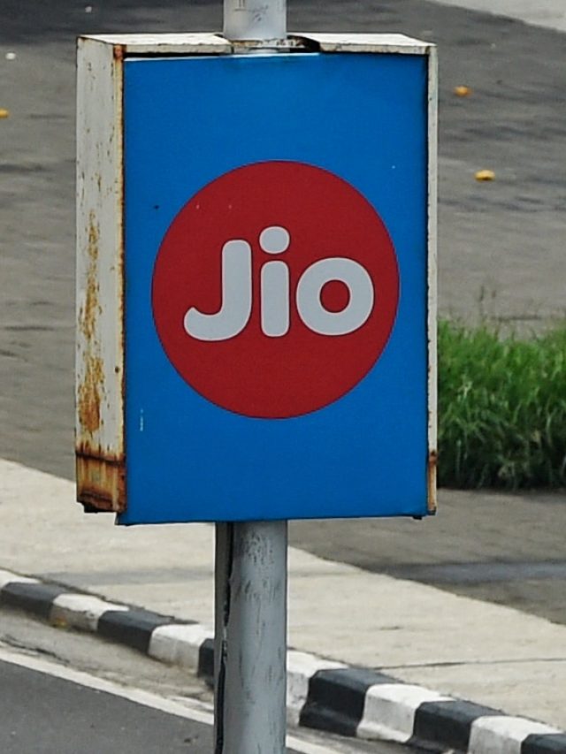 दिवाली से पहले Jio का खास ऑफर, रिचार्ज पर फ्री मिलेंगी ये सर्विसेस