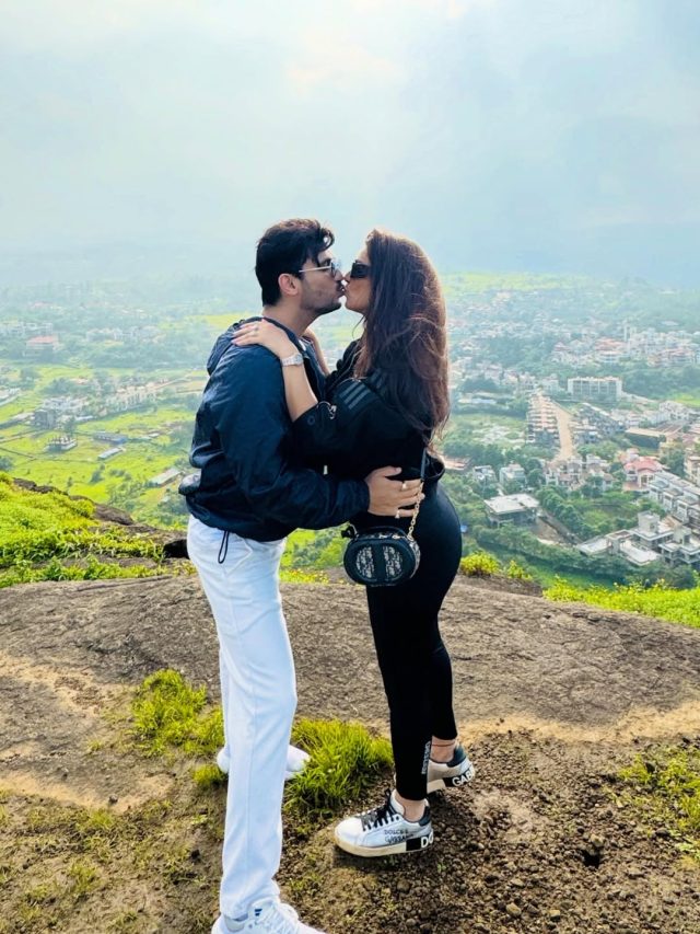 'आखिरी सांस तक...', एक्टर से दूर होकर दर्द में पत्नी, यादों में खोई, बोली- हमेशा साथ...