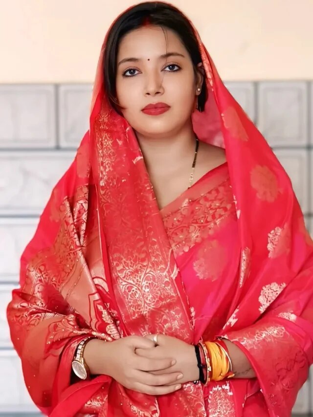 पवन सिंह की पत्नी ज्योति की गोद में बच्चा, बिछड़ने पर हुईं इमोशनल, पोछे आंसू