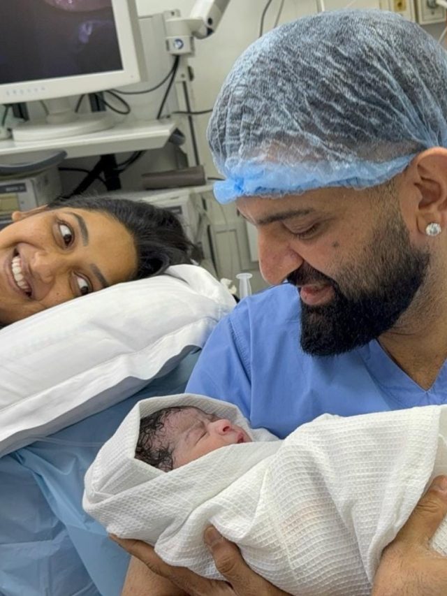 शादी के 12 साल बाद पिता बना फेमस सिंगर, घर आई नन्हीं राजकुमारी, दिखाई पहली झलक