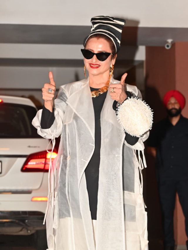 साड़ी छोड़ वेस्टर्न लुक में दिखी 70 साल की रेखा, कहां गायब हुआ मांग से सिंदूर?