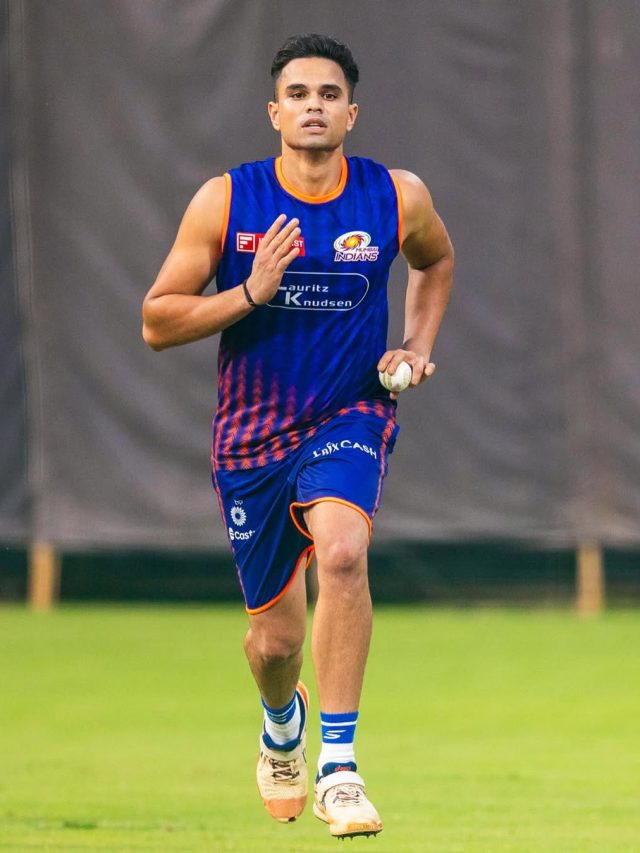 सगाई के बाद चमके अर्जुन तेंदुलकर, गेंद से उगली आग, बल्ले से भी उड़ाया गर्दा