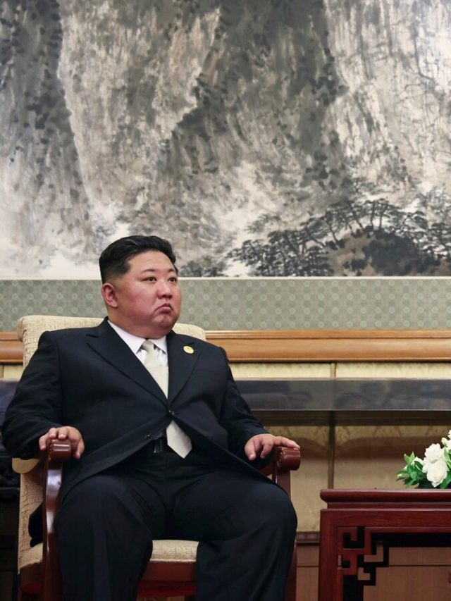 क्यों दूसरे देशों से अपनी पॉटी, बाल तक वापस ले आते हैं ये नेता!