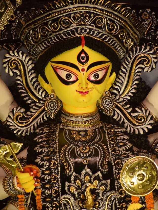 नवरात्र में बनेगा शक्तिशाली महालक्ष्मी राजयोग, इन राशियों पर बनेगी मां लक्ष्मी की कृपा