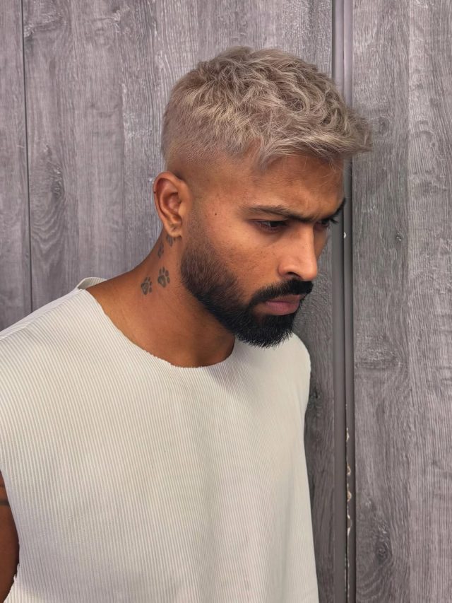 हार्द‍िक पंड्या को ये क्या हुआ? अचानक ही बदल दिया अपना लुक