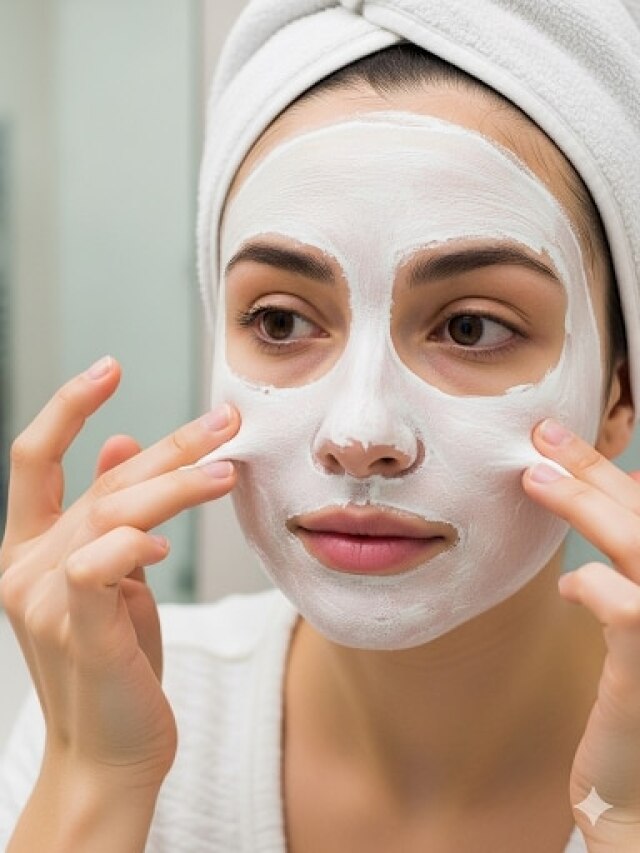 पाना चाहते हैं ग्लोइंग स्किन? इस एंटी एजिंग फेस मास्क को करें ट्राई