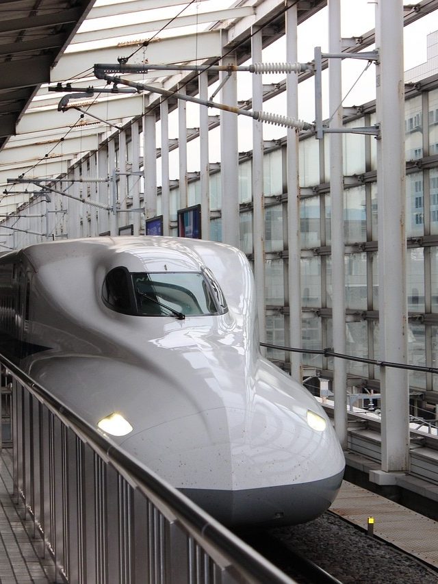 चीन की बुलेट ट्रेन कितनी स्पीड से चलती है?