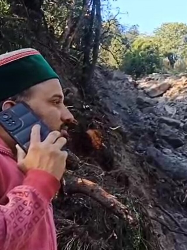 हिमाचल: किन्नौर में बादल फटा, घरों को नुकसान, कई गाड़ियां बह गईं