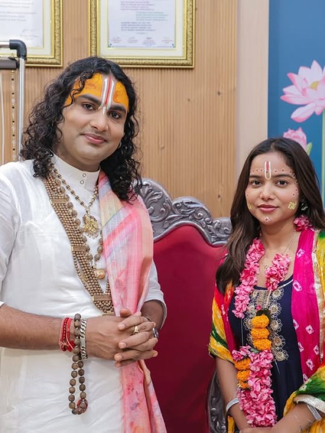 कथावाचक अनिरुद्धाचार्य के आश्रम पहुंचीं मनीषा रानी, लिया आशीर्वाद, की सेवा