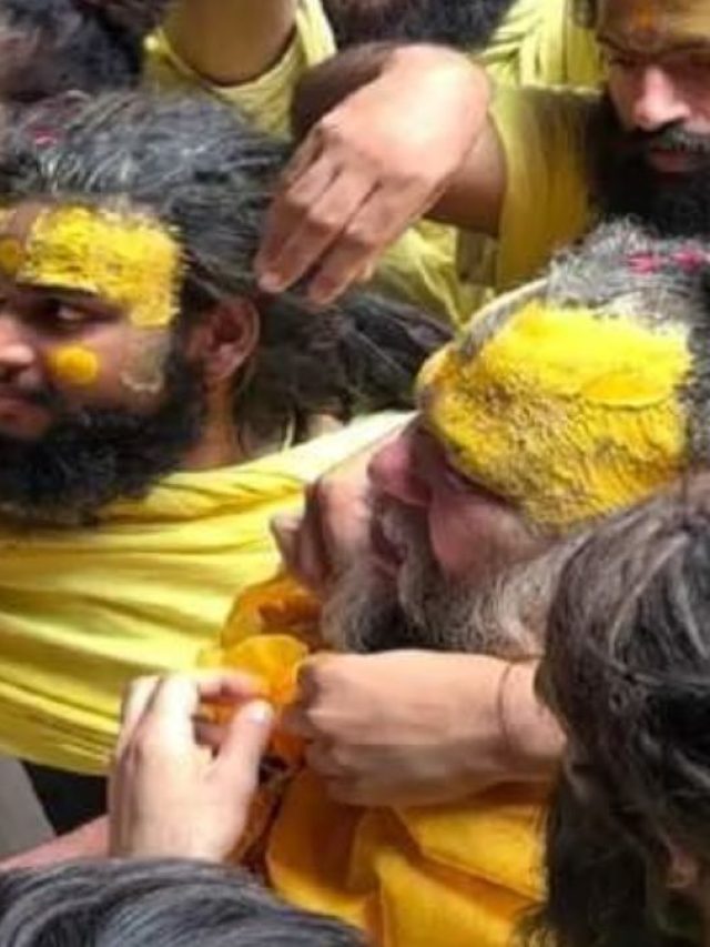 प्रेमानंद महाराज ने किए बांके बिहारी के दर्शन, एक झलक पाने को बेताब दिखे लोग