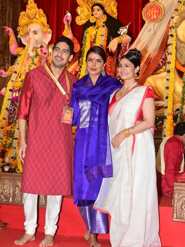 नवरात्रि मनाने विदेश से मुंबई आईं प्रियंका, किए मां दुर्गा के दर्शन, संस्कार देख फैंस खुश