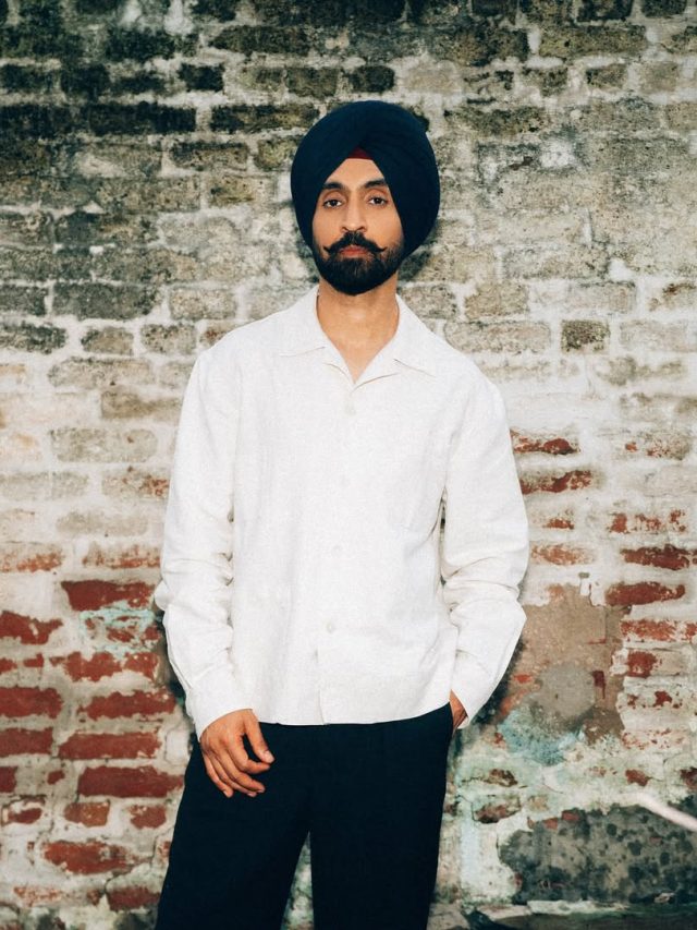 दिलजीत ने छुए अमिताभ के पैर, गलाया गले, KBC में जीता जनता का दिल