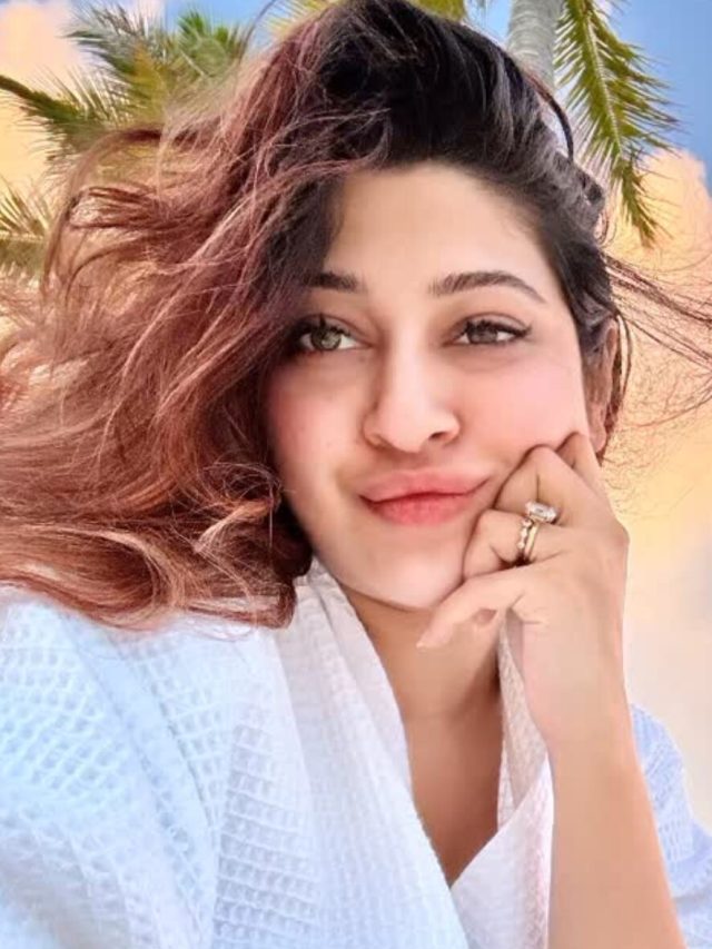 बेबीमून पर TV शो की पार्वती, शादी के डेढ़ साल बाद बनेगी मां, समंदर किनारे पति संग किया चिल