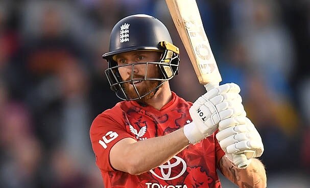 8 छक्के, 39 बॉल पर शतक... अंग्रेज बैटर ने की रिकॉर्ड्स की बारिश, सूर्या भी पिछड़े