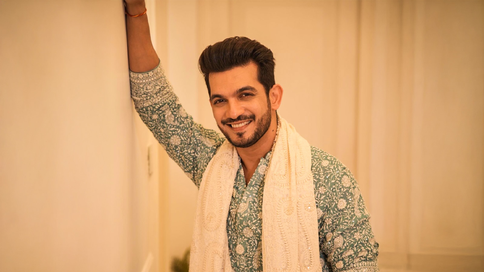 लड़के से लकड़ी बनीं अनाया की मदद करेंगे अर्जुन? 10 लाख रुपये देने पर बोले- वादा निभाऊंगा...