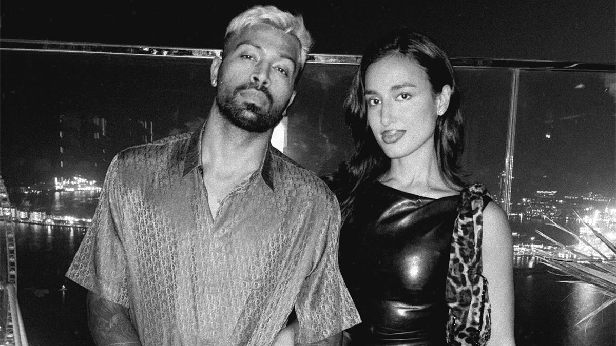 माहिका का हाथ थामे नजर आए हार्दिक पंड्या, GF संग हुए रोमांटिक, फोटोज वायरल