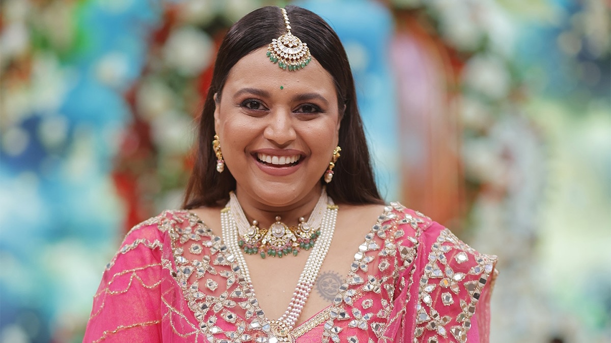 कस्टमर पकड़कर लाईं, दुकान में बेचीं साड़‍ियां, क्यों पैसे कमाने को मजबूर स्वरा?