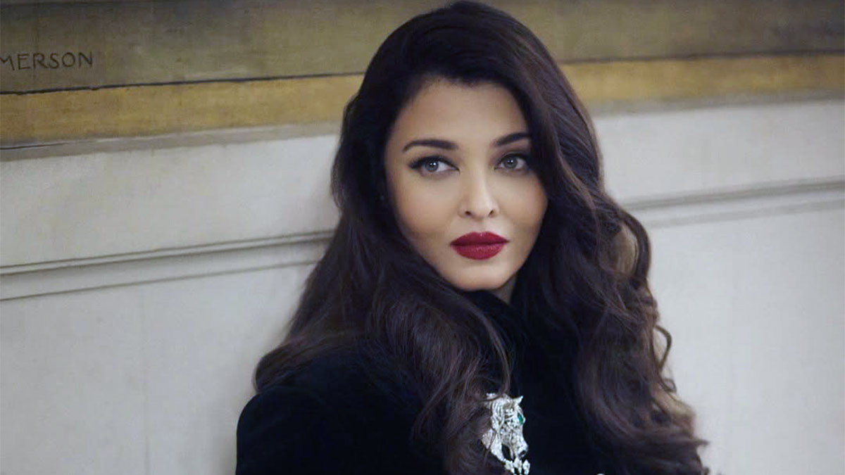 बॉस लेडी लुक में छाईं ऐश्वर्या राय, दिखा स्वैग, बच्चन परिवार की बहू पर फिदा फैंस