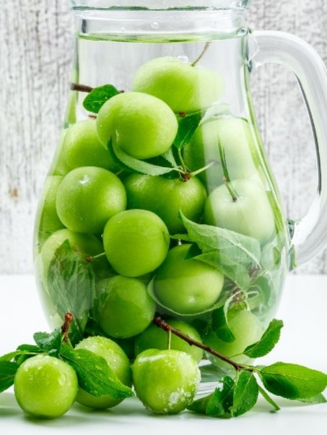 आंवला पानी को अंधाधुंध पीना कर सकता है नुकसान! ये लोग रहें दूर