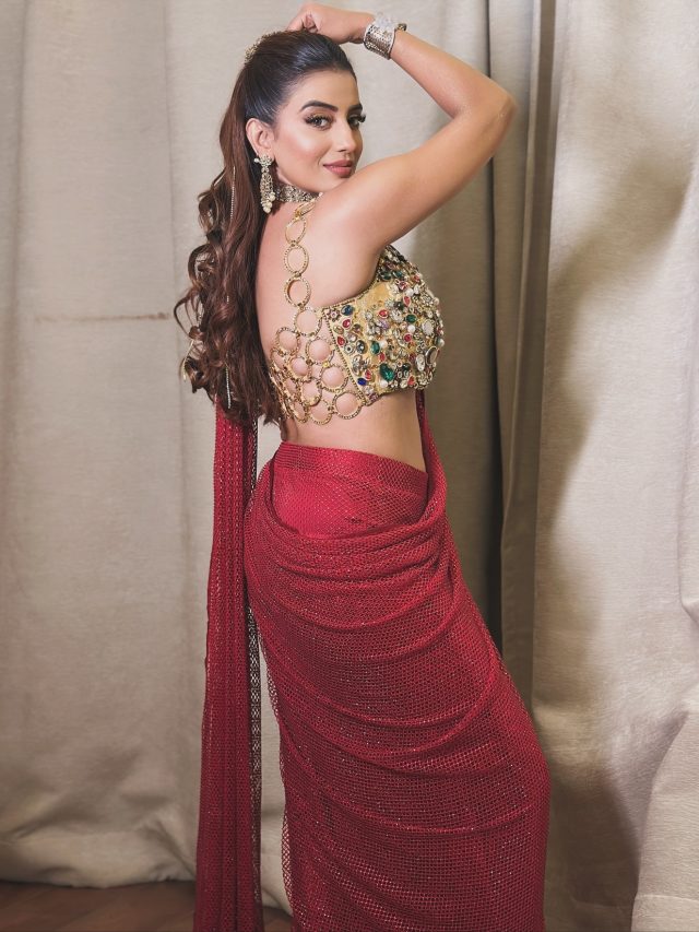 फ्रैक्चर हाथ के साथ डांस करती दिखीं भोजपुरी एक्ट्रेस अक्षरा सिंह, कहा- दर्द हो...