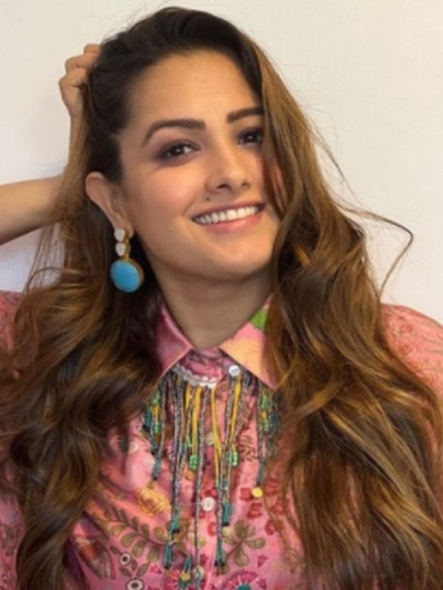 पति ने एक्ट्रेस के दबाए पैर, 'रानी' की तरह मिला ट्रीटमेंट, फैन्स बोले- जिंदगी हो तो ऐसी...