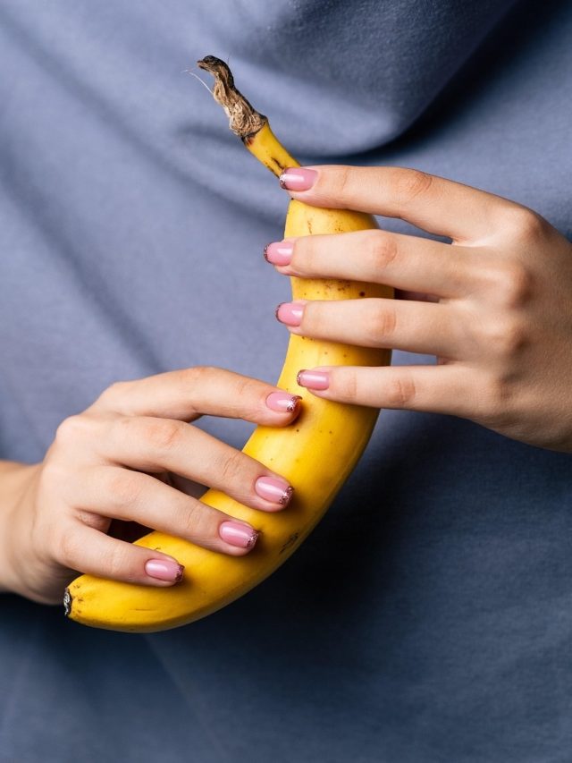 ৫ খাবার কলার সঙ্গে ভুলেও খাবেন না, সমস্যায় পড়তে পারেন