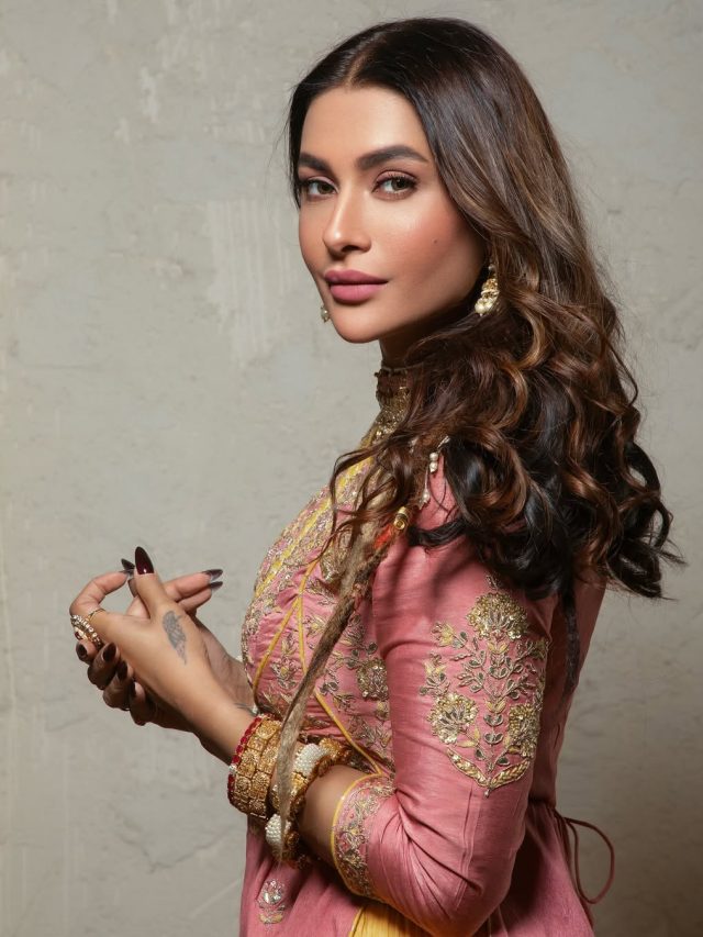 करोड़पति बिजनेसमैन की दुल्हन बनेगी एक्ट्रेस, छिपाई मंगेतर की पहचान, बोलीं- शादी का इंतजार...