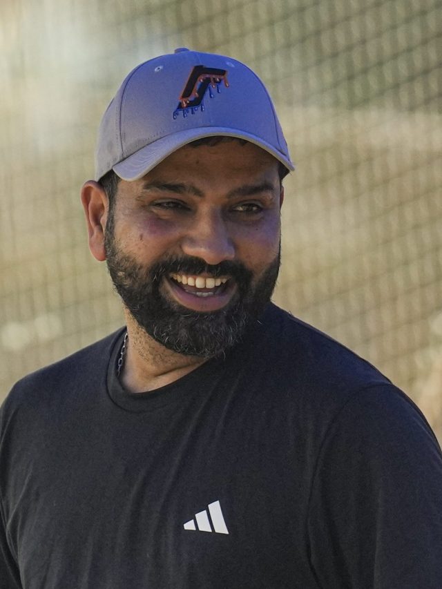 रोहित शर्मा ने दिया ऑटोग्राफ तो फफक पड़ा नन्हा फैन, Video वायरल