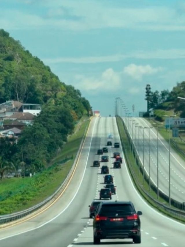 10, 20 या 30? अमेरिका में कितनी गाड़ियों के काफिले में चलते हैं डोनाल्ड ट्रंप?