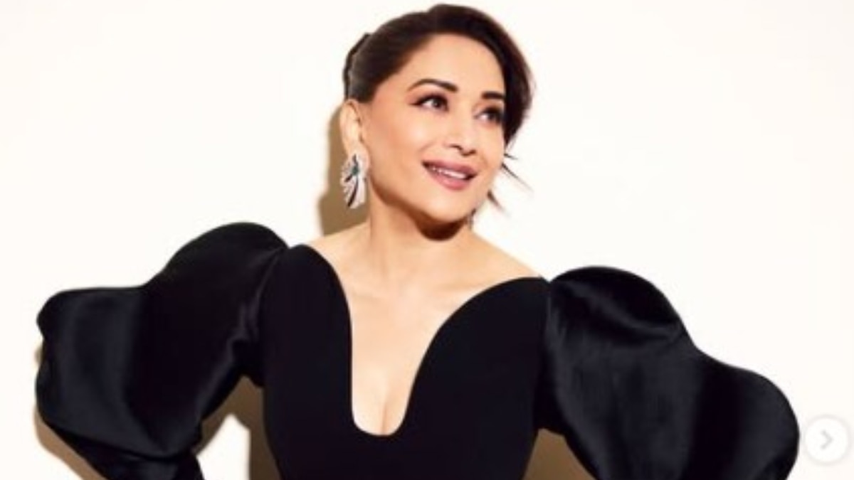 माधुरी दीक्षित ने कराया 3 घंटे इंतजार, नाराज फैन्स बोले- कभी इनके शो में मत जाना