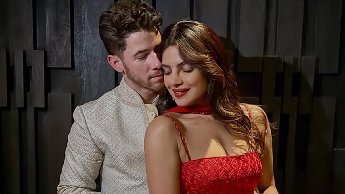 बिकिनी में प्रियंका, 'ड्रीम गर्ल' पर पति निक ने लुटाया प्यार, बोले- शादी के 7 साल...