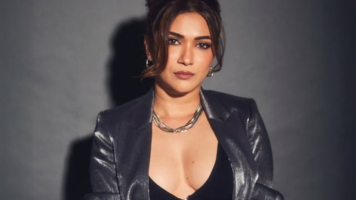 'सांप ब‍िच्छू डाले हैं तुम पर, थोड़ा रोना-धोना तो करो', ऐसे खतरों से खेली हसीना