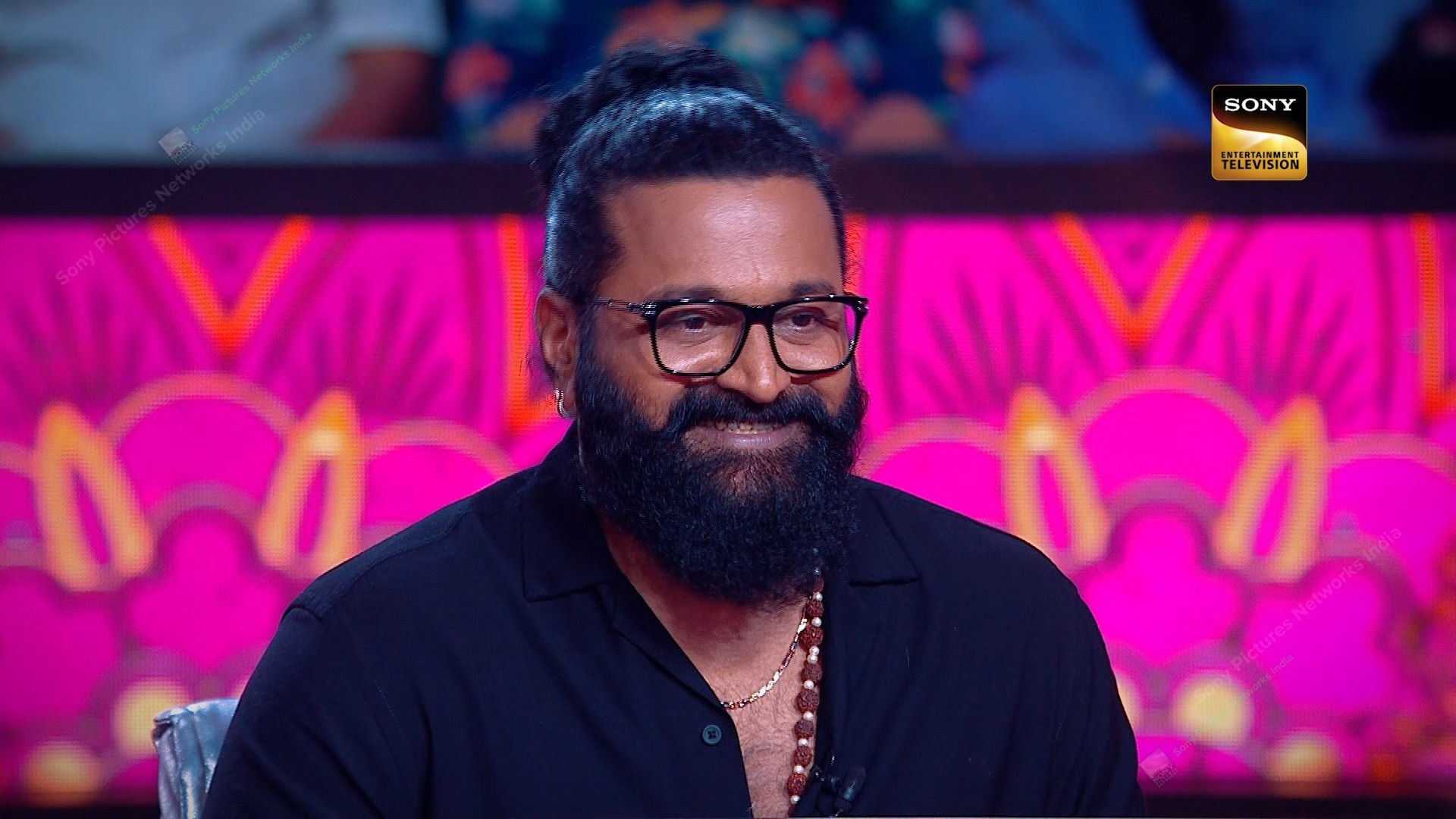 कांतारा एक्टर ने अमिताभ को दी धोती, पहनने में घबराए शहंशाह, बोले- खिसक जाए तो...