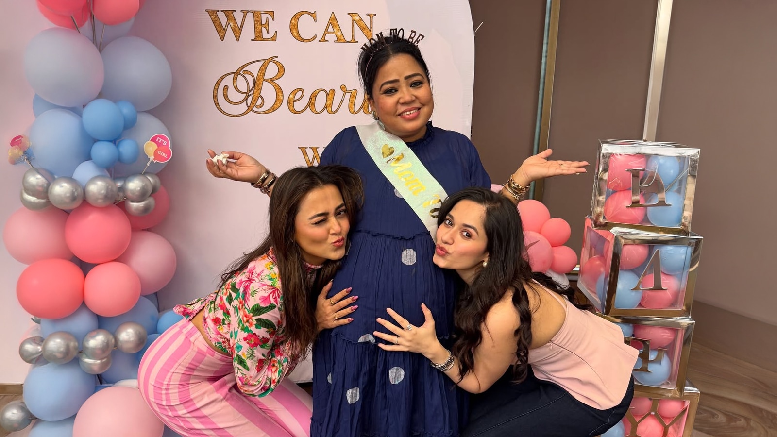 गोदभराई में इमोशनल हुईं भारती सिंह, छलके आंसू, फिर बेबी बंप थामकर नाचीं