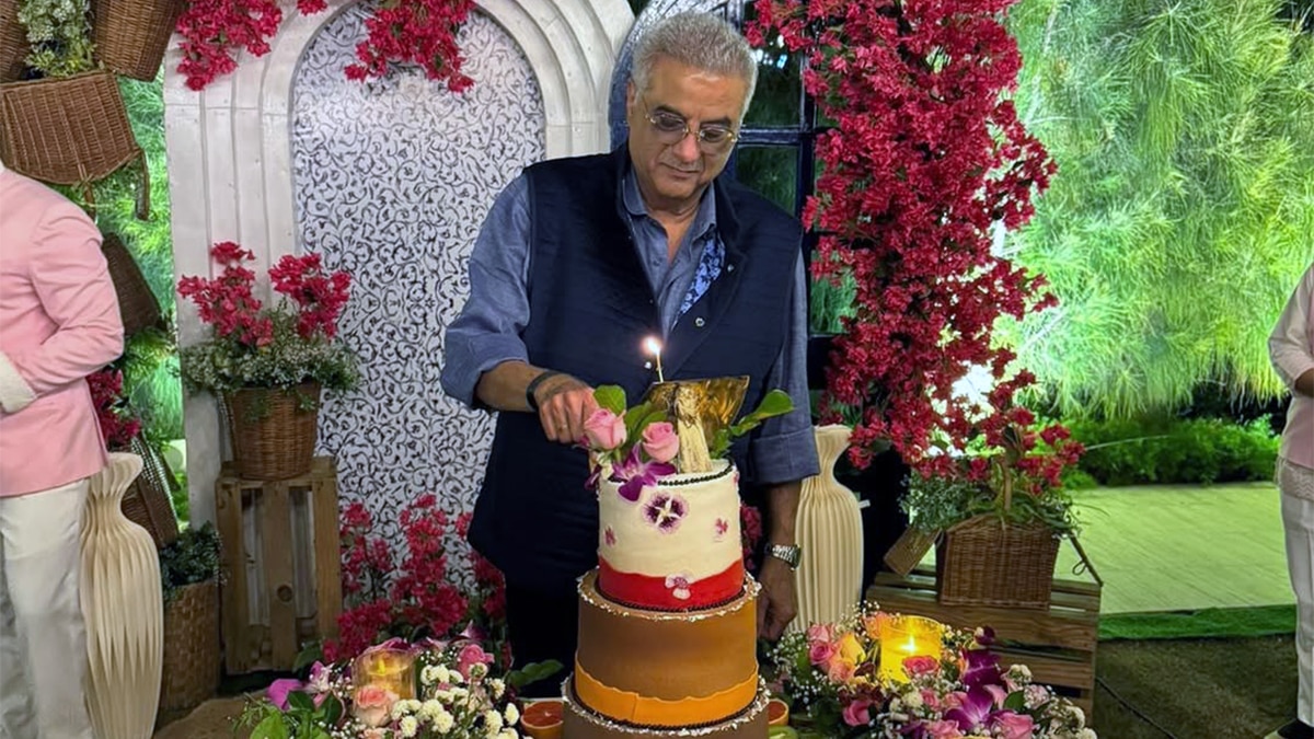 70 साल के हुए बोनी कपूर, परिवार संग मनाया जश्न, BF की बांहों में दिखीं बेटी जाह्नवी