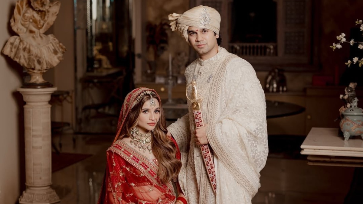 लाल लहंगे में सजी बिरला खानदान की बहुरानी तेजल, दूल्हे राजा वेदांत की कलगी ने लूटी लाइमलाइट