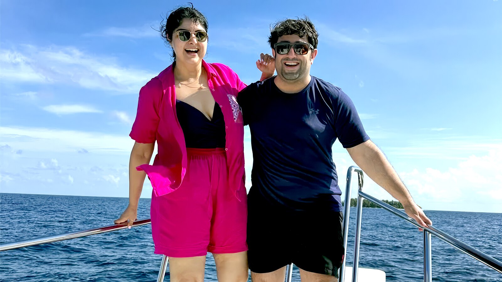 BF की बांहों में रोमांटिक हुई कपूर खानदान की बेटी, बिकिनी में छाई ये हसीना