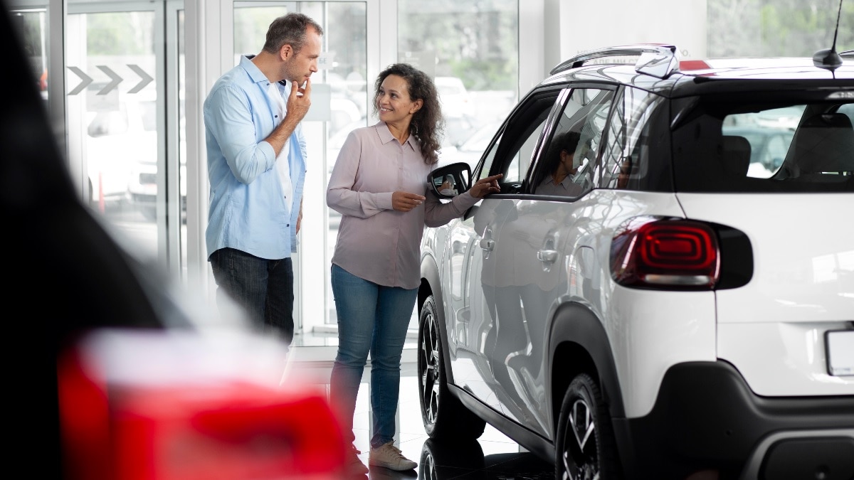 हर सेकेंड 3 बाइक... 2 सेकंड में कार! 80% लोगों ने खरीदी ये गाड़ियां